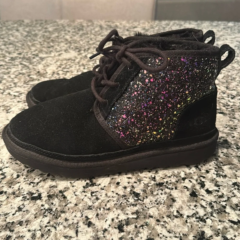 UGG’s - Picture 1 of 4